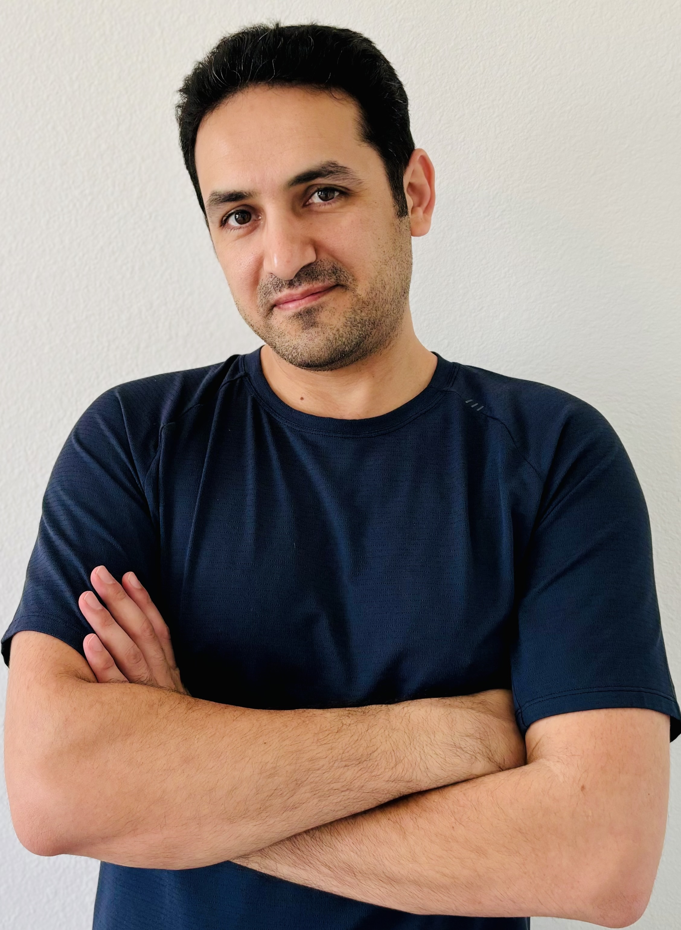 Headshot of Ardavan Borzou